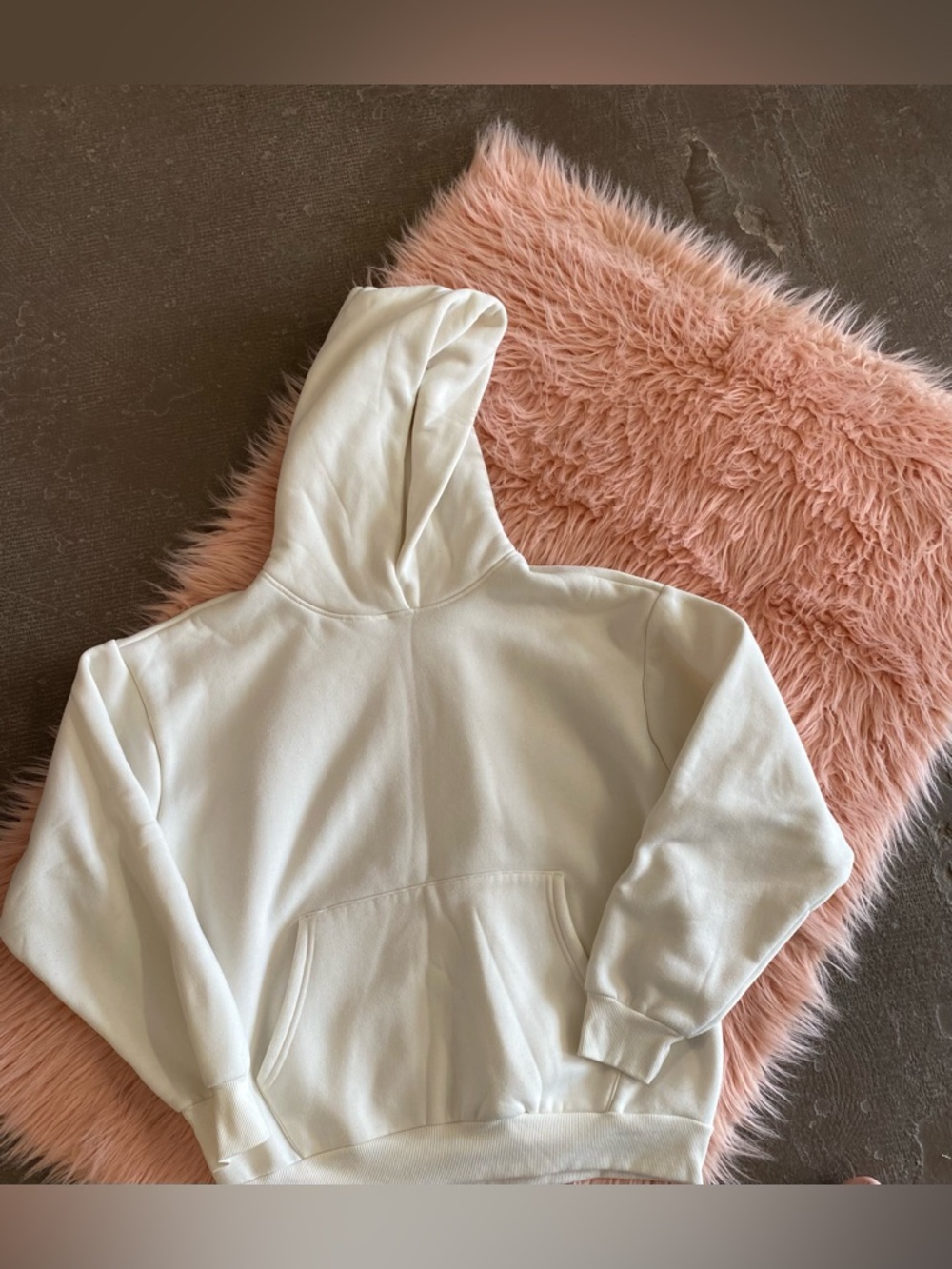 PacSun Cream Pullover Hoodie - Classic Kangaroo Pocket